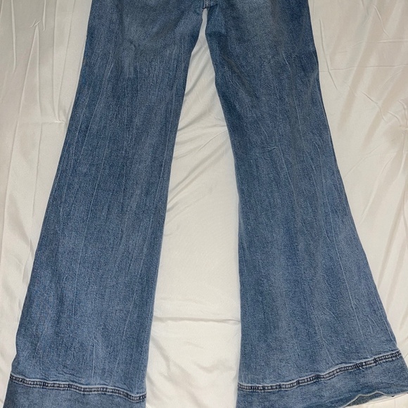 COPY - Alice & Olivia MISSA HIGH RISE WIDE LEG CRYSTAL SIDE JEAN - Picture 4 of 9